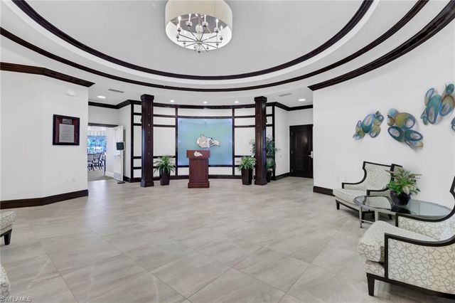 1417 Foxfire LN, Naples, FL 34104