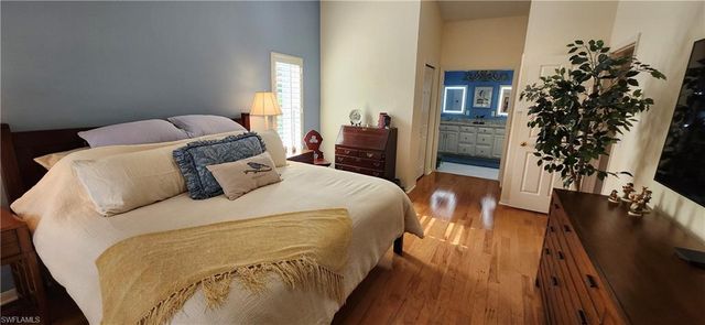 1417 Foxfire LN, Naples, FL 34104