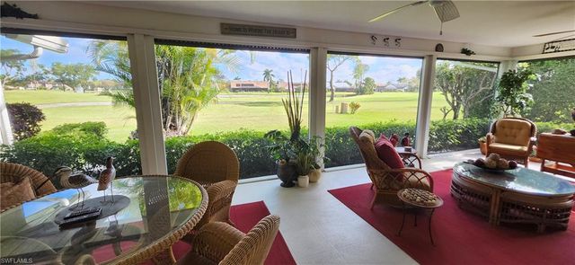 1417 Foxfire LN, Naples, FL 34104