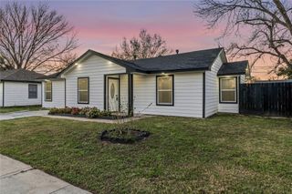 901 S 7th Street, Baytown, TX 77520