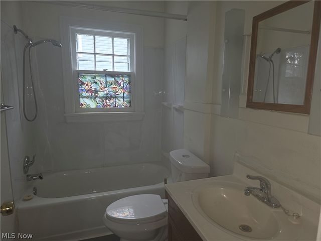 815 Russell Avenue, Akron, OH 44307