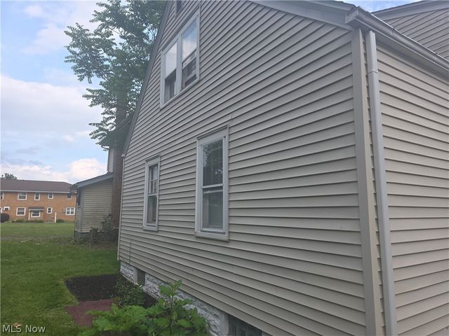 815 Russell Avenue, Akron, OH 44307