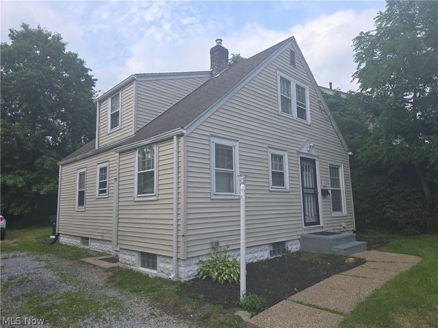 815 Russell Avenue, Akron, OH 44307