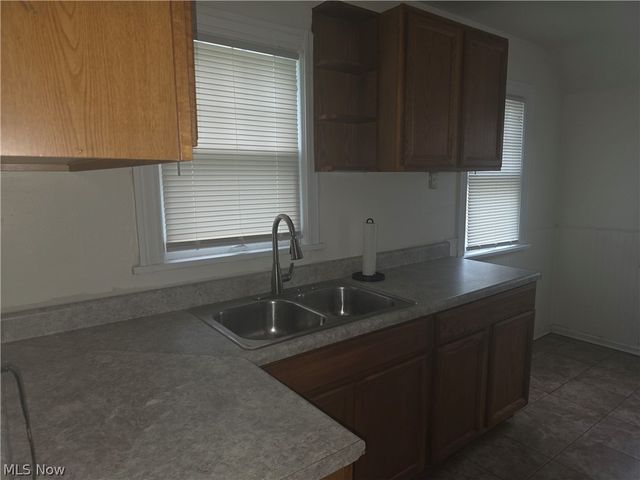 815 Russell Avenue, Akron, OH 44307