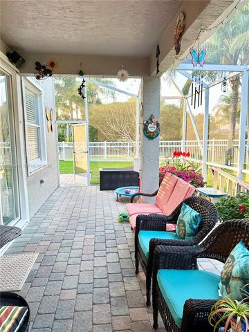 1462 Running Oak Ct, Royal Palm Beach, FL 33411