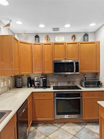 1462 Running Oak Ct, Royal Palm Beach, FL 33411