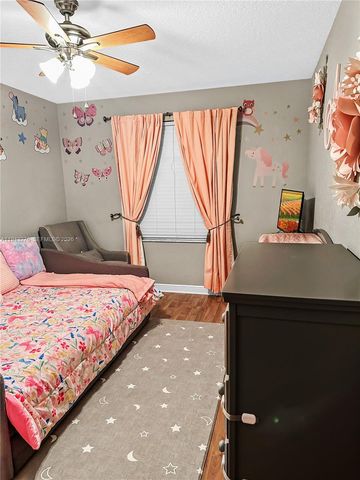 1462 Running Oak Ct, Royal Palm Beach, FL 33411