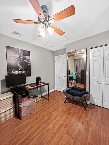 1462 Running Oak Ct, Royal Palm Beach, FL 33411