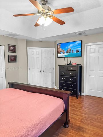 1462 Running Oak Ct, Royal Palm Beach, FL 33411