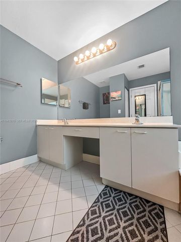 1462 Running Oak Ct, Royal Palm Beach, FL 33411