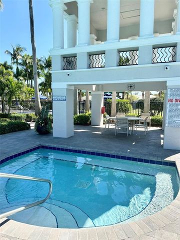 1462 Running Oak Ct, Royal Palm Beach, FL 33411