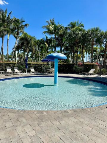 1462 Running Oak Ct, Royal Palm Beach, FL 33411