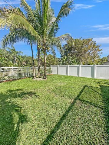 1462 Running Oak Ct, Royal Palm Beach, FL 33411