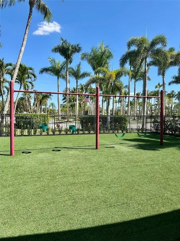 1462 Running Oak Ct, Royal Palm Beach, FL 33411