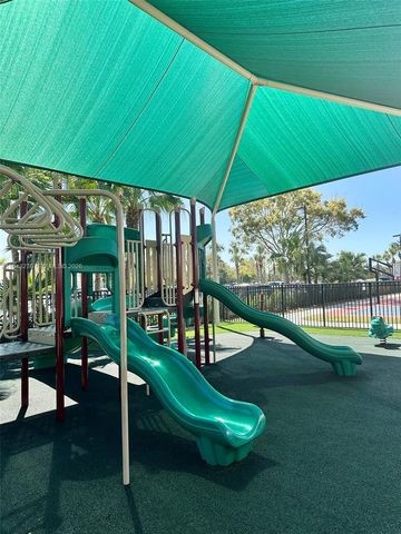 1462 Running Oak Ct, Royal Palm Beach, FL 33411