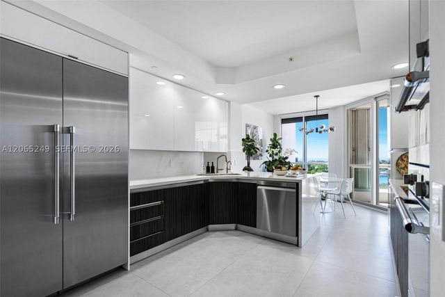21050 Point Pl 1006, Aventura, FL 33180