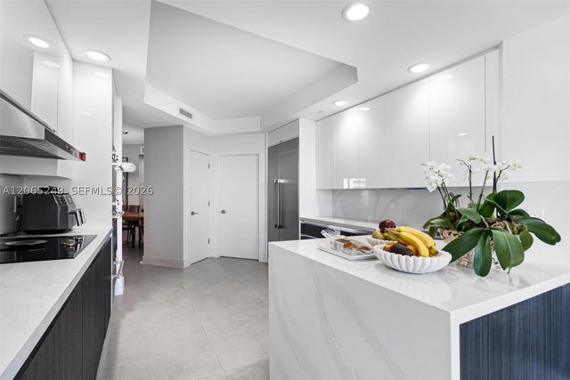 21050 Point Pl 1006, Aventura, FL 33180