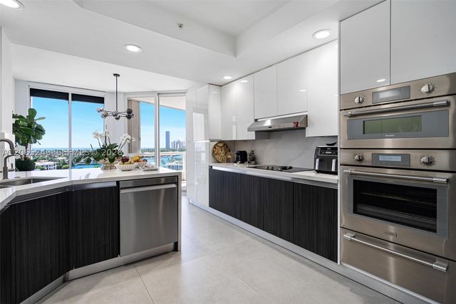 21050 Point Pl 1006, Aventura, FL 33180