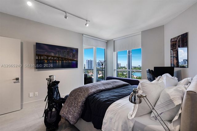 21050 Point Pl 1006, Aventura, FL 33180