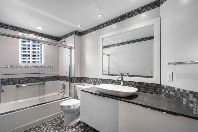 21050 Point Pl 1006, Aventura, FL 33180