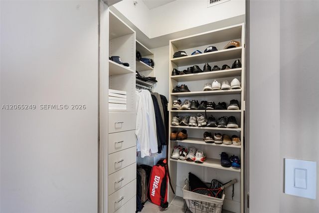 21050 Point Pl 1006, Aventura, FL 33180