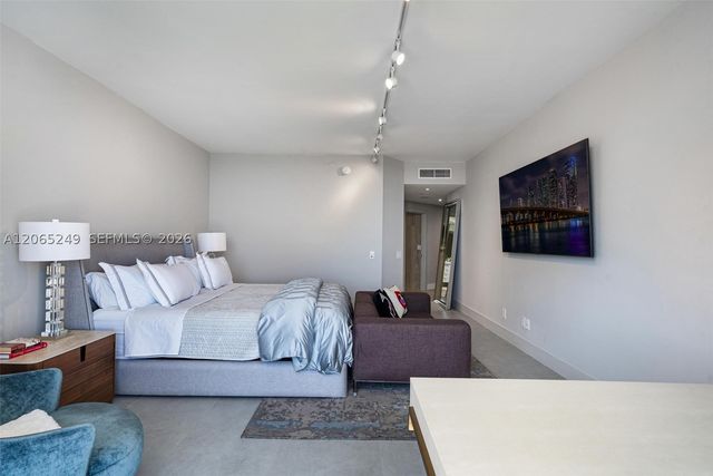 21050 Point Pl 1006, Aventura, FL 33180