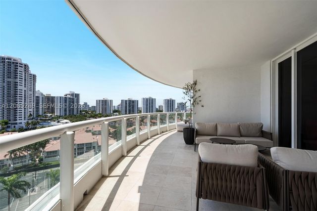 21050 Point Pl 1006, Aventura, FL 33180