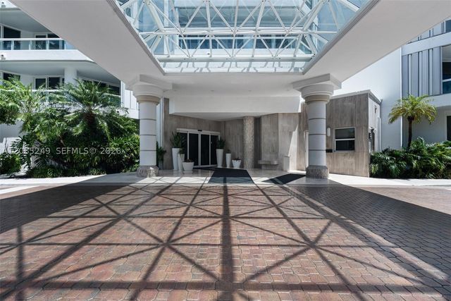 21050 Point Pl 1006, Aventura, FL 33180