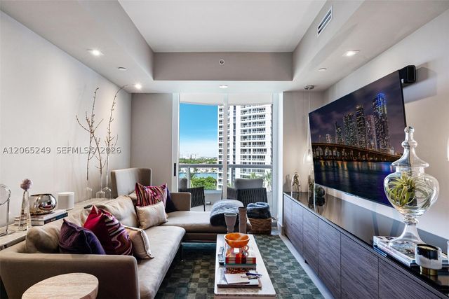 21050 Point Pl 1006, Aventura, FL 33180