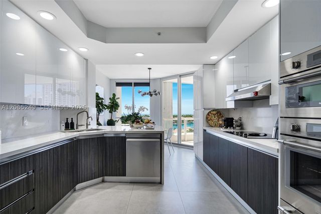 21050 Point Pl 1006, Aventura, FL 33180