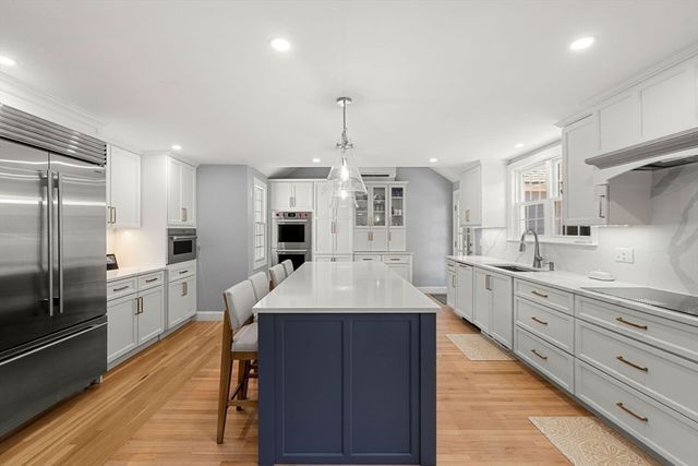 1375 Brush Hill Rd, Milton, MA 02186