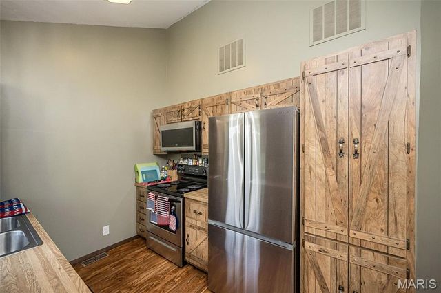415 Lilac Lane, St Clair, MO 63077