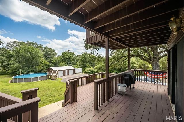 415 Lilac Lane, St Clair, MO 63077