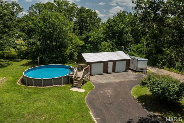 415 Lilac Lane, St Clair, MO 63077