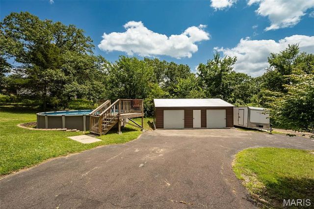 415 Lilac Lane, St Clair, MO 63077