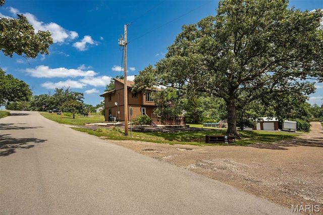 415 Lilac Lane, St Clair, MO 63077