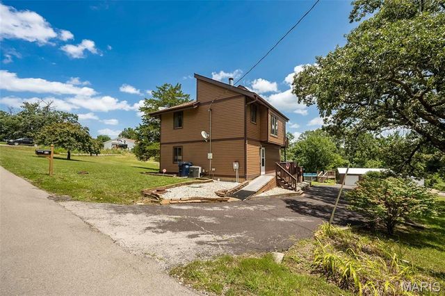 415 Lilac Lane, St Clair, MO 63077