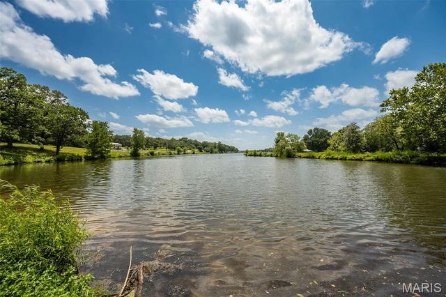 415 Lilac Lane, St Clair, MO 63077
