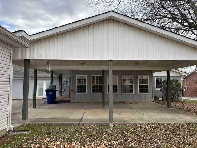 117 Blue Ribbon Pkwy, Shelbyville, TN 37160