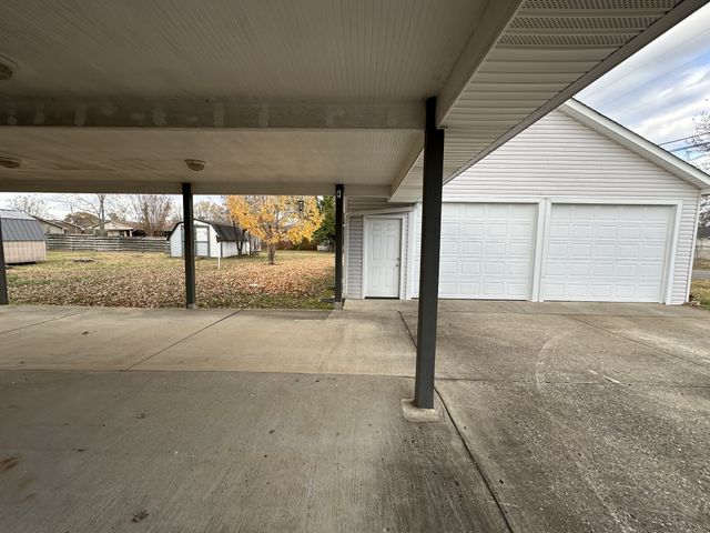 117 Blue Ribbon Pkwy, Shelbyville, TN 37160