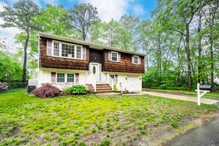 1112 Berkeley Avenue, Beachwood, NJ 08722