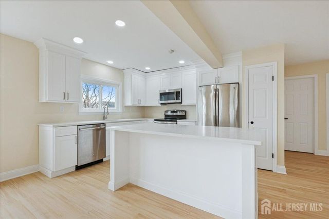 59 yorkshire Drive, Monroe, NJ 08831