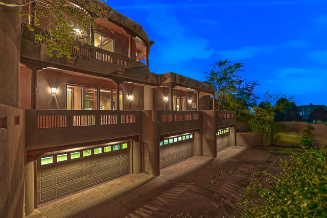 13732 CANADA DEL OSO Place NE, Albuquerque, NM 87111