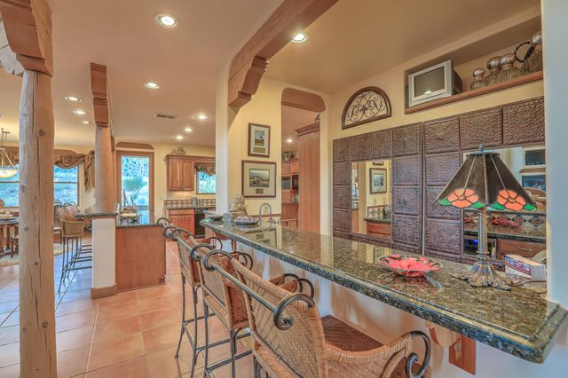 13732 CANADA DEL OSO Place NE, Albuquerque, NM 87111