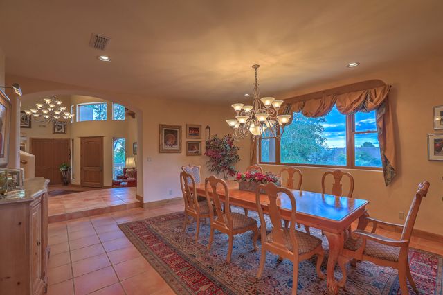 13732 CANADA DEL OSO Place NE, Albuquerque, NM 87111