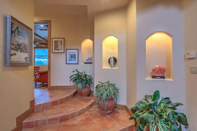 13732 CANADA DEL OSO Place NE, Albuquerque, NM 87111