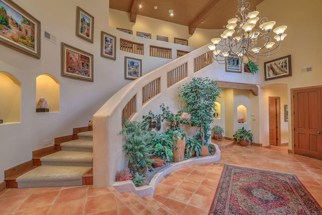 13732 CANADA DEL OSO Place NE, Albuquerque, NM 87111