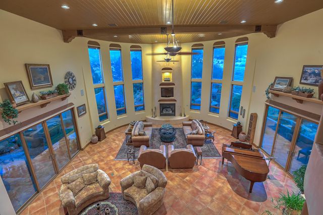 13732 CANADA DEL OSO Place NE, Albuquerque, NM 87111