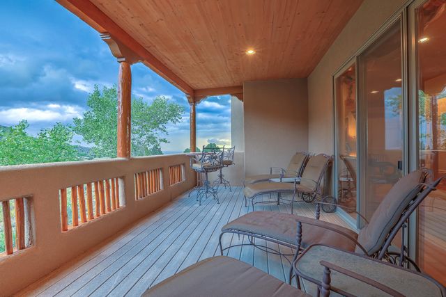 13732 CANADA DEL OSO Place NE, Albuquerque, NM 87111