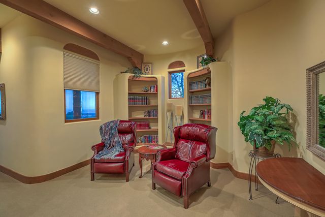 13732 CANADA DEL OSO Place NE, Albuquerque, NM 87111